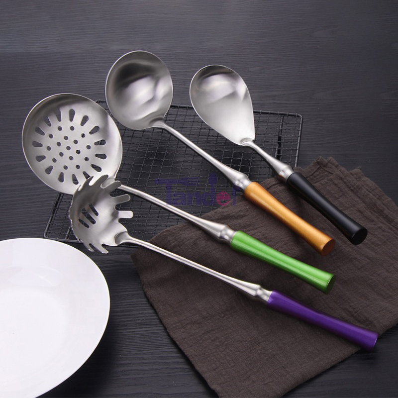 Juego de utensilios de cocina de acero inoxidable Juego de utensilios de cocina accesorios con soporte